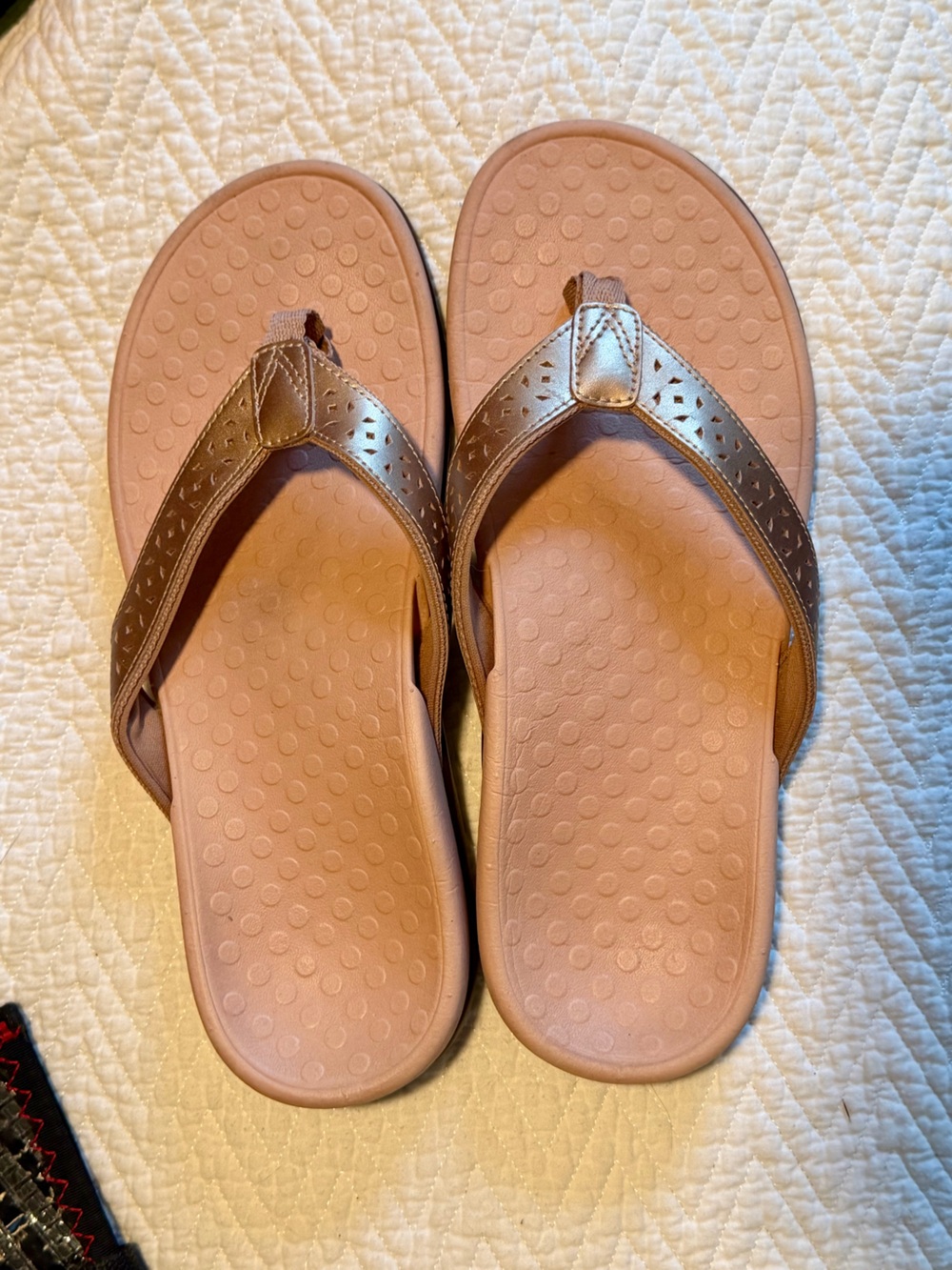 Vionic Pink Flip Flop Sandals